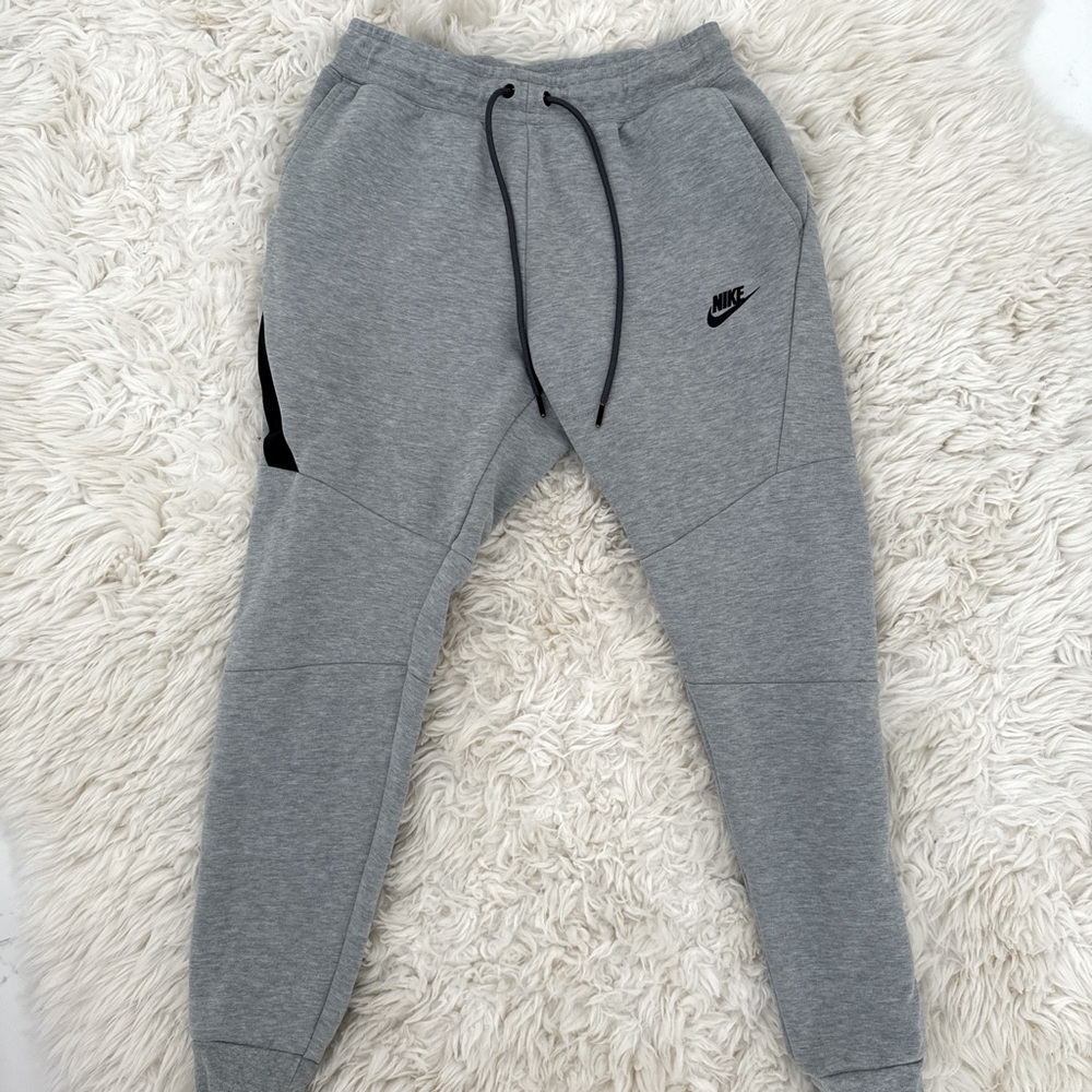 Nike Tech Sweatpants Size small